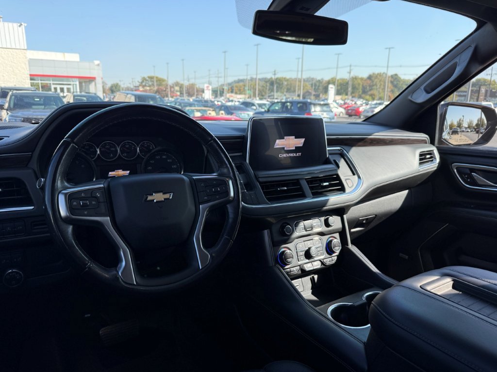 Used 2021 Chevrolet Suburban LT AWD/4WD image 18