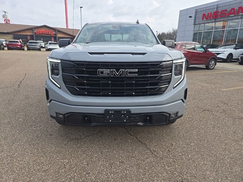 Used 2024 GMC Sierra 1500 Elevation w/ Preferred Package AWD/4WD image 2