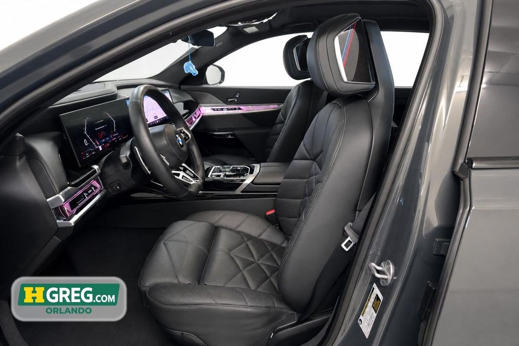 Used 2026 BMW 740i w/ Premium Package RWD image 10