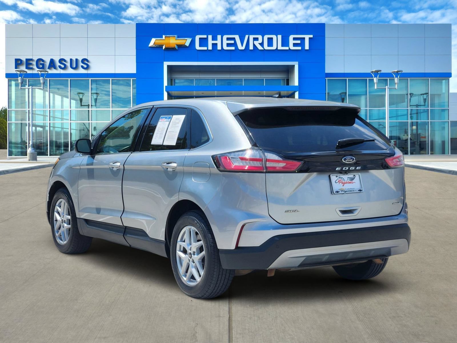 Used 2024 Ford Edge SEL AWD/4WD image 4