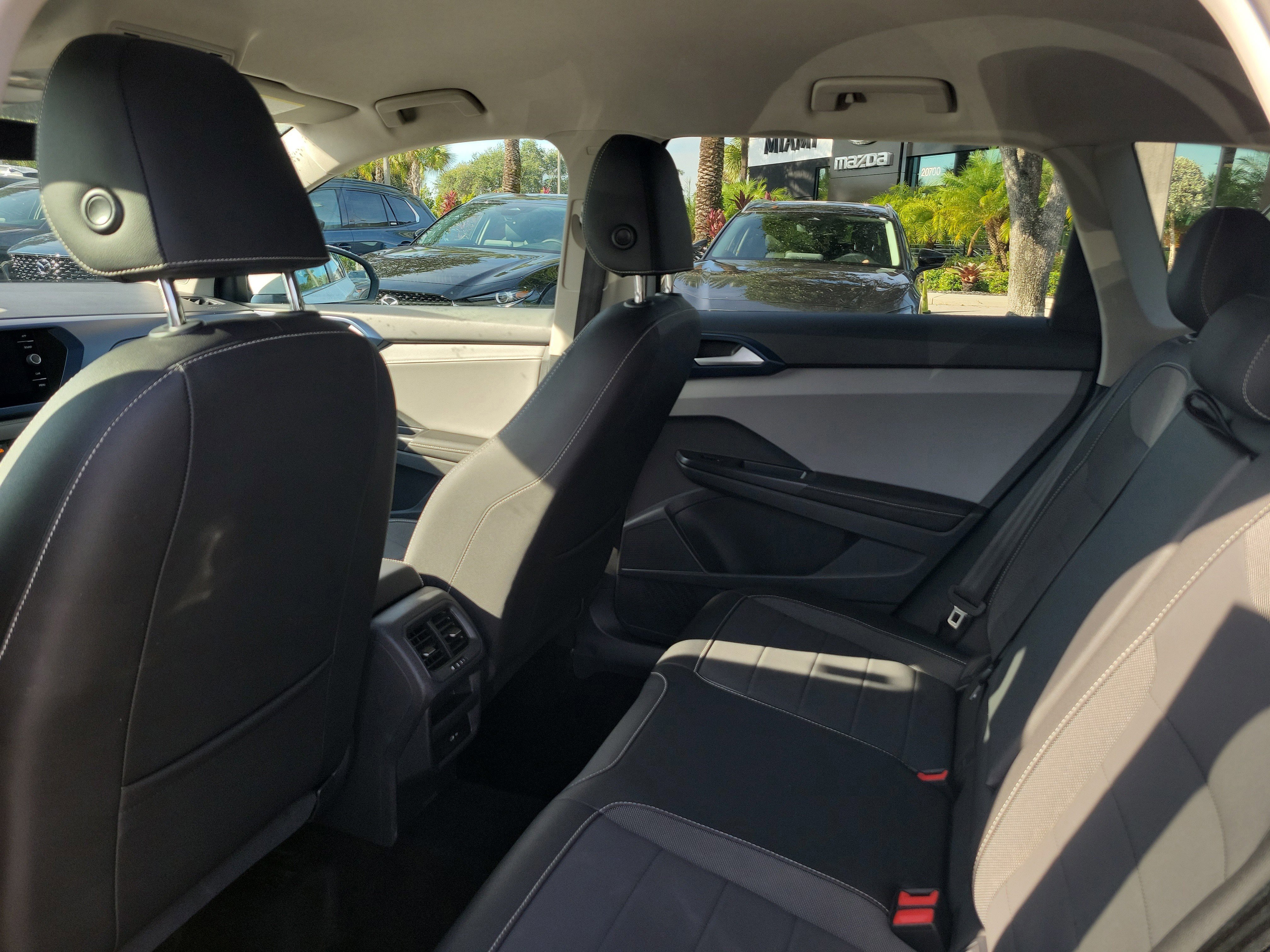 Used 2024 Volkswagen Taos SE image 6