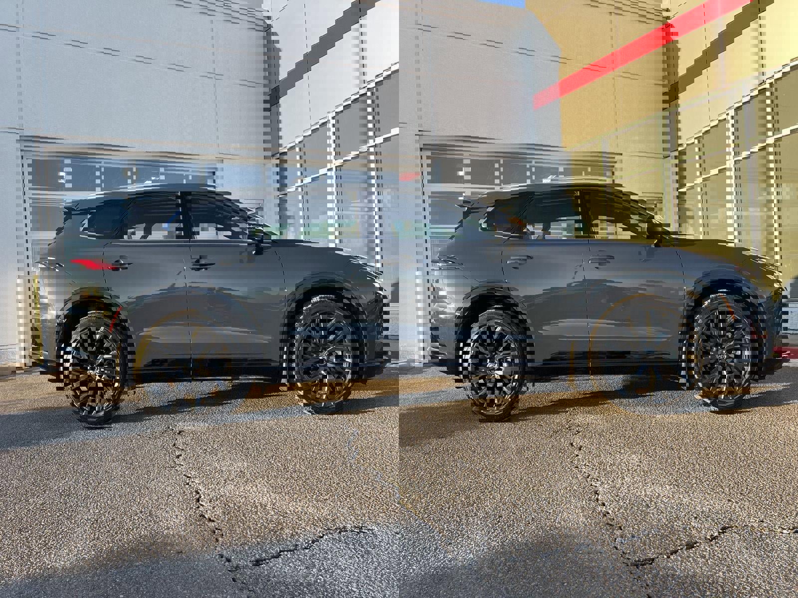 Used 2025 Toyota Crown Signia Limited w/ Advanced Technology Package image 21