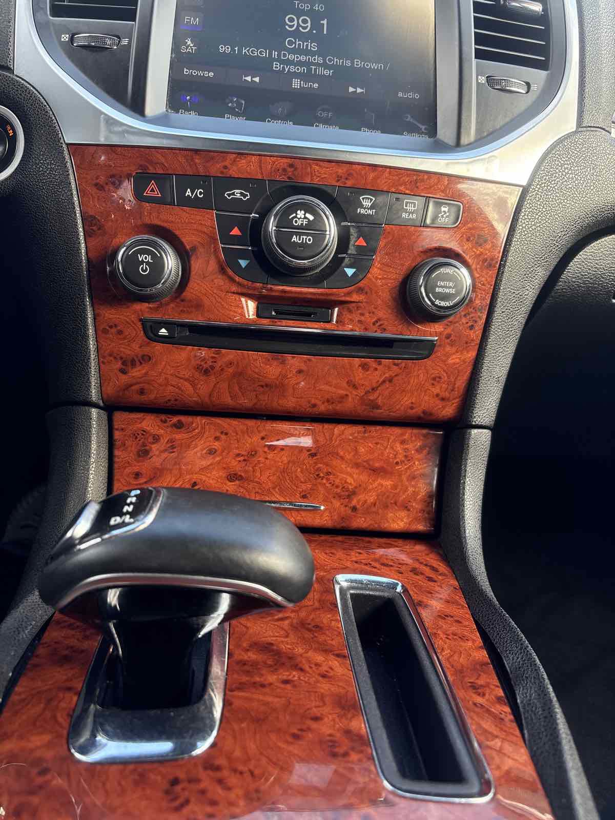 Used 2014 Chrysler 300 image 23