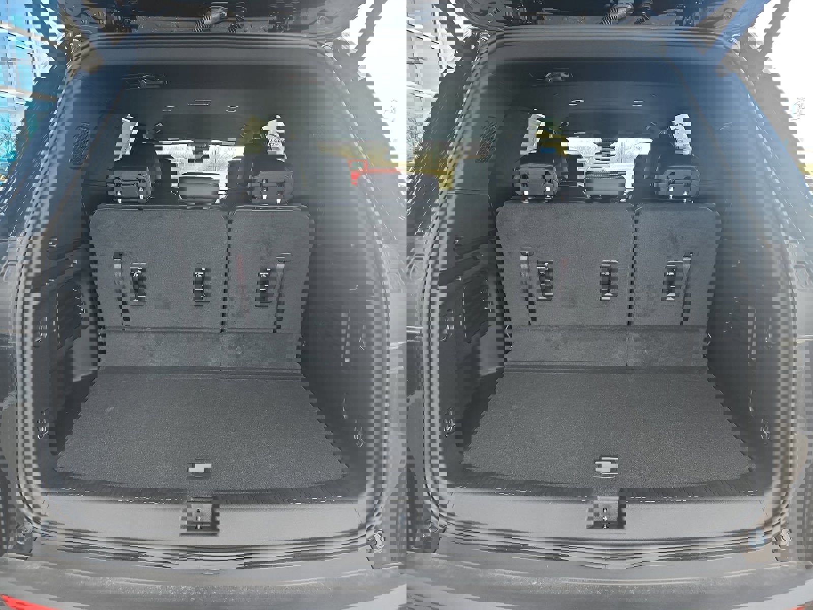 Used 2025 Chevrolet Traverse LT w/ Driver Confidence Package image 21