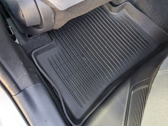 Used 2023 Toyota Corolla Cross SE image 33