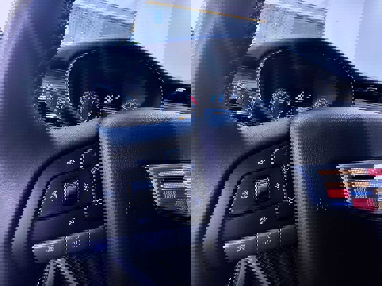 Used 2025 Cadillac XT6 Premium Luxury image 20