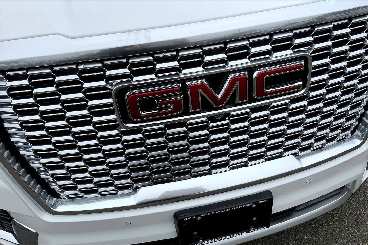 Used 2024 GMC Yukon XL Denali w/ Advanced Technology Package image 30