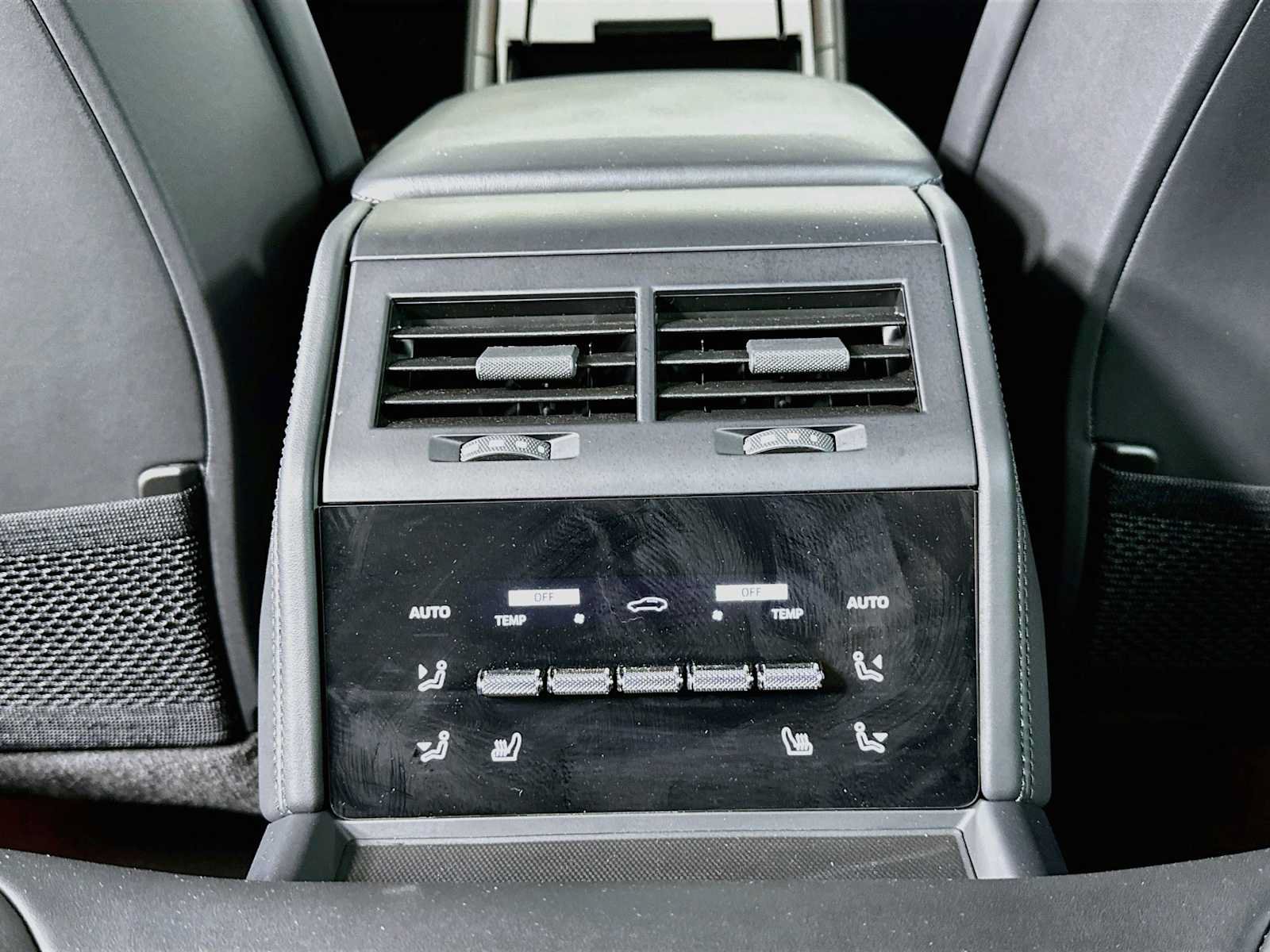 Certified 2025 Porsche Panamera 4 AWD/4WD image 26
