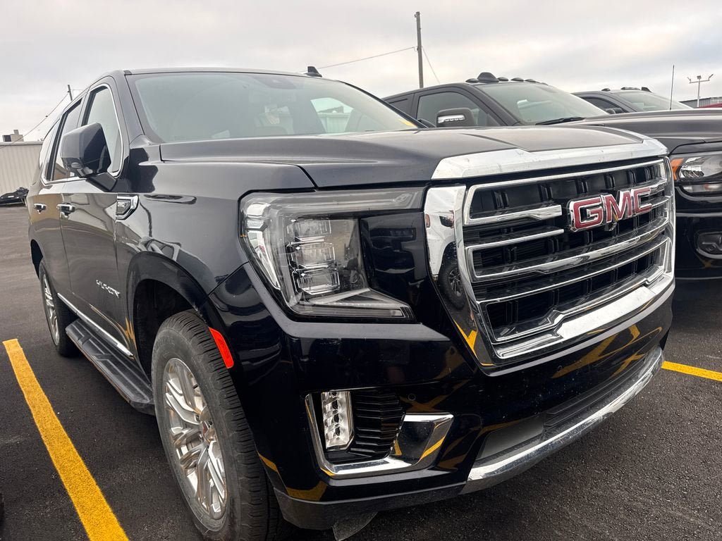 Used 2024 GMC Yukon SLT w/ SLT Luxury Package AWD/4WD image 2