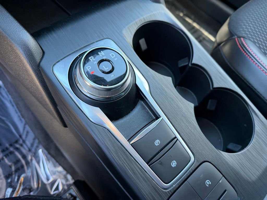 Used 2025 Ford Escape ST-Line image 27