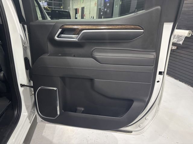 Used 2025 GMC Sierra 1500 Elevation image 32