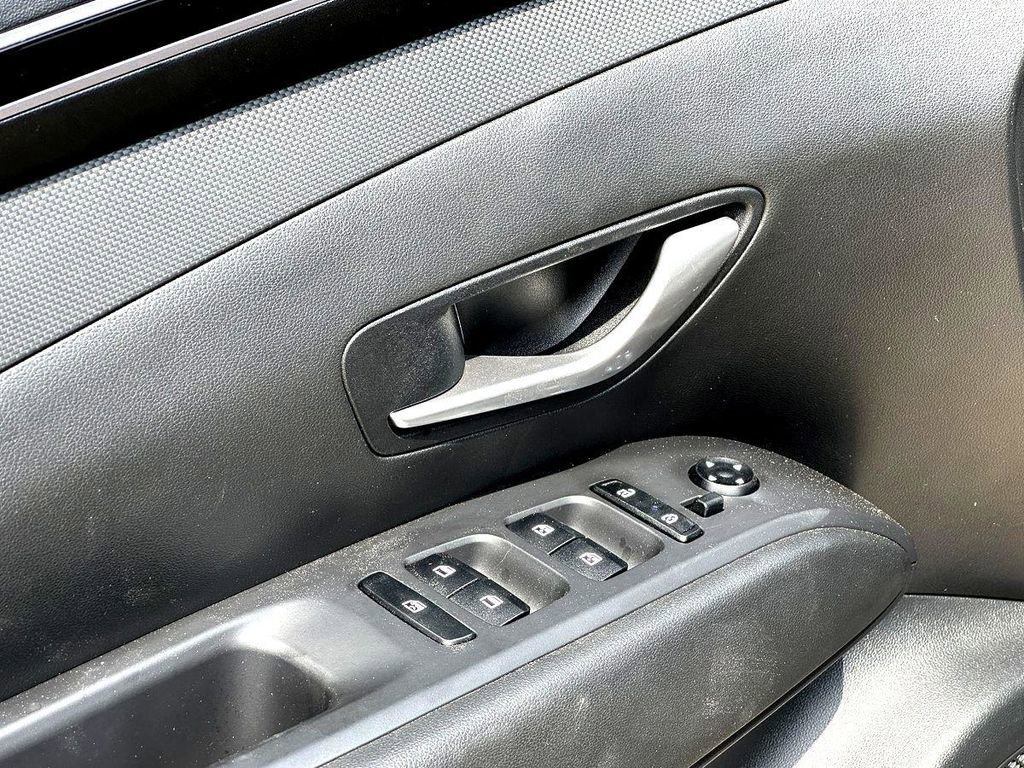 Used 2023 Hyundai Santa Cruz SEL image 14