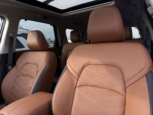 New 2025 Nissan Pathfinder Platinum image 15