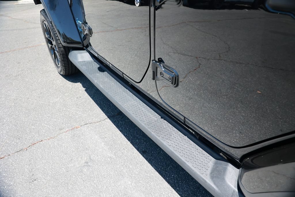 Used 2025 Jeep Wrangler Unlimited Sahara AWD/4WD image 14
