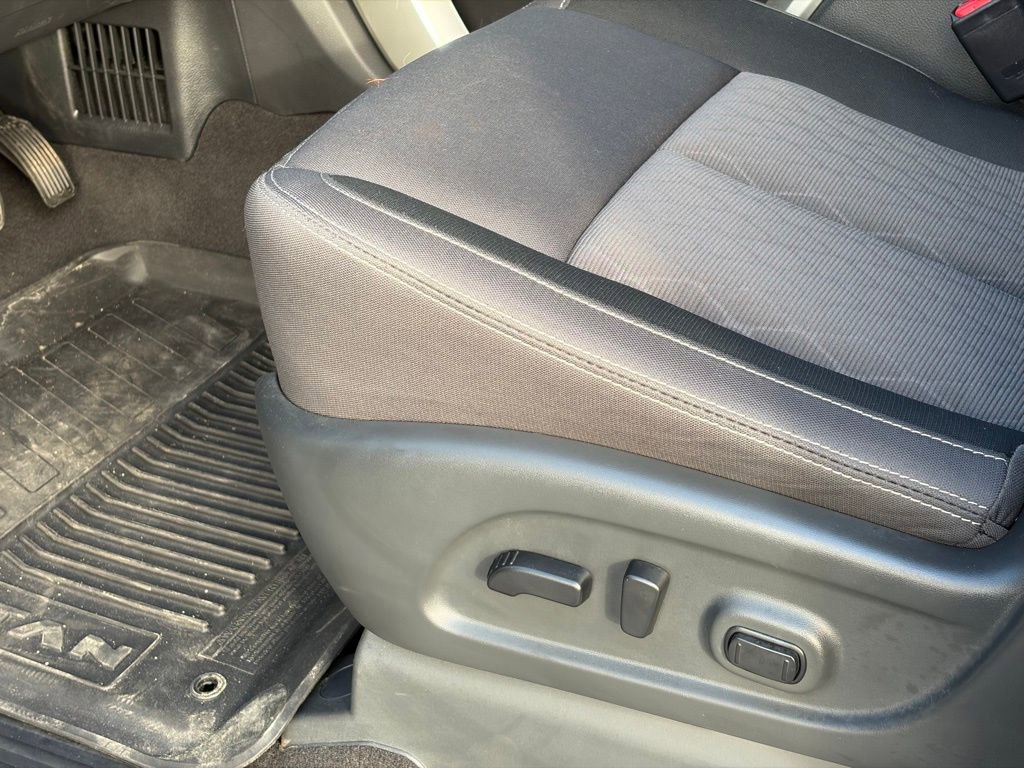 Certified 2024 Nissan Titan SV w/ SV Convenience Package image 13
