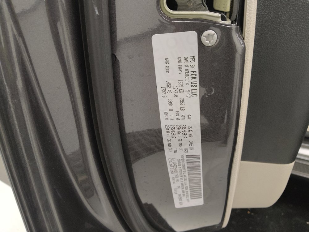 Used 2018 Chrysler Pacifica Touring-L Plus w/ Advanced Safetytec Group FWD image 33