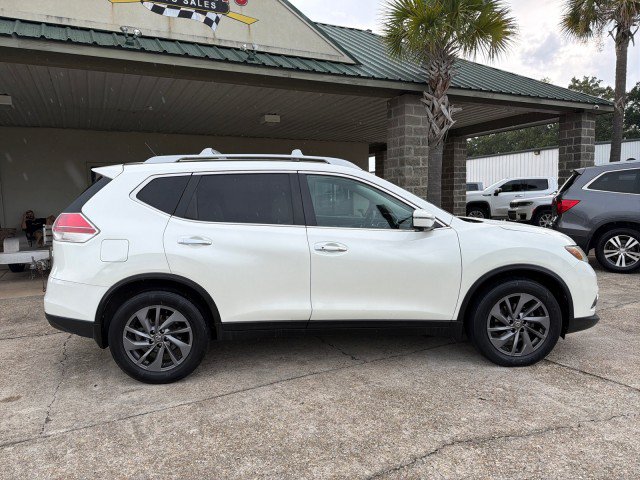 Used 2016 Nissan Rogue SL w/ SL Premium Package FWD image 4