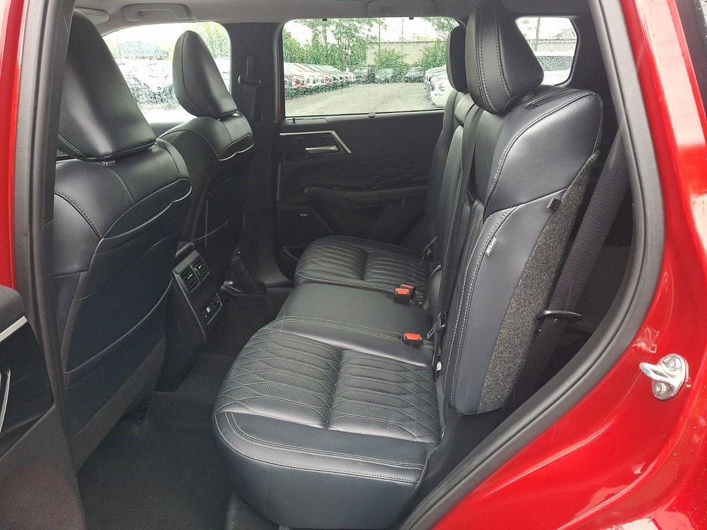 Used 2025 Mitsubishi Outlander SEL AWD/4WD image 20