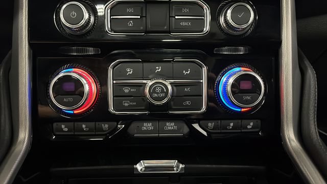 Used 2021 GMC Yukon XL Denali w/ Denali Premium Package AWD/4WD image 18