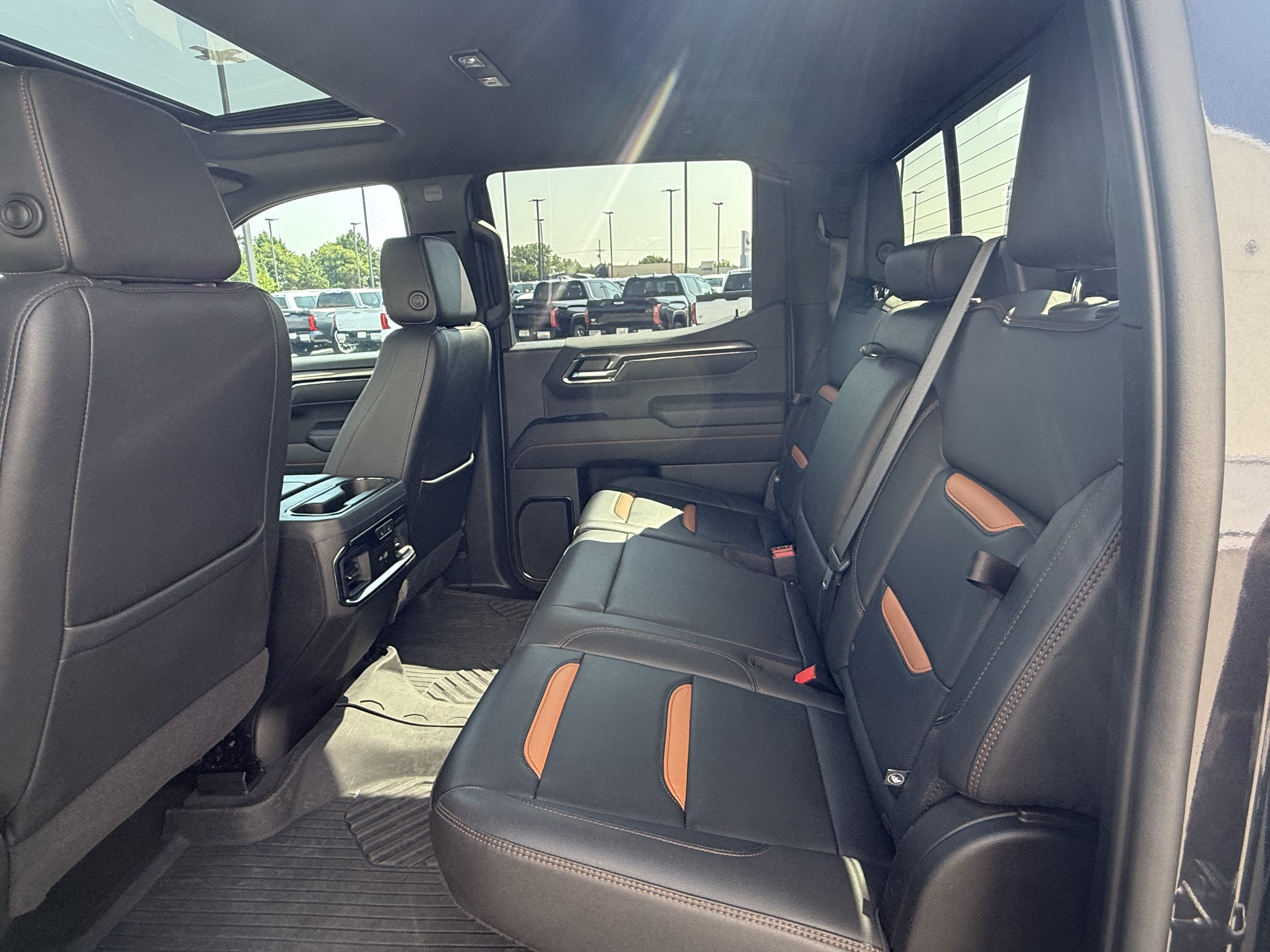 Used 2022 GMC Sierra 1500 AT4 w/ AT4 Premium Package AWD/4WD image 10
