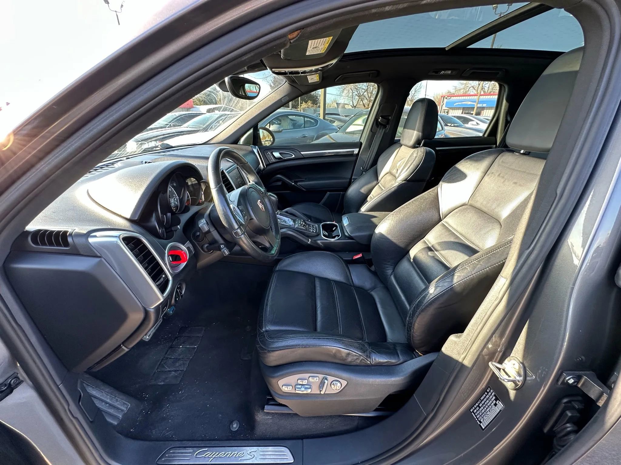 Used 2011 Porsche Cayenne S AWD/4WD image 10
