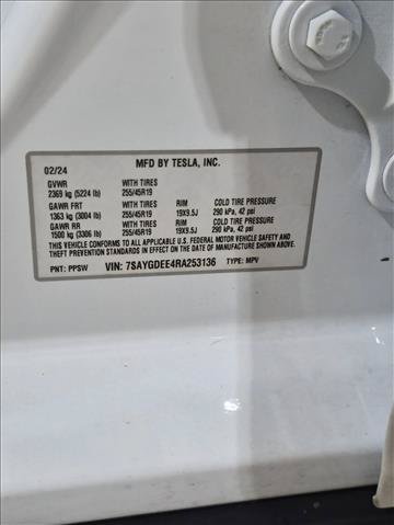 Used 2024 Tesla Model Y Long Range AWD/4WD image 22