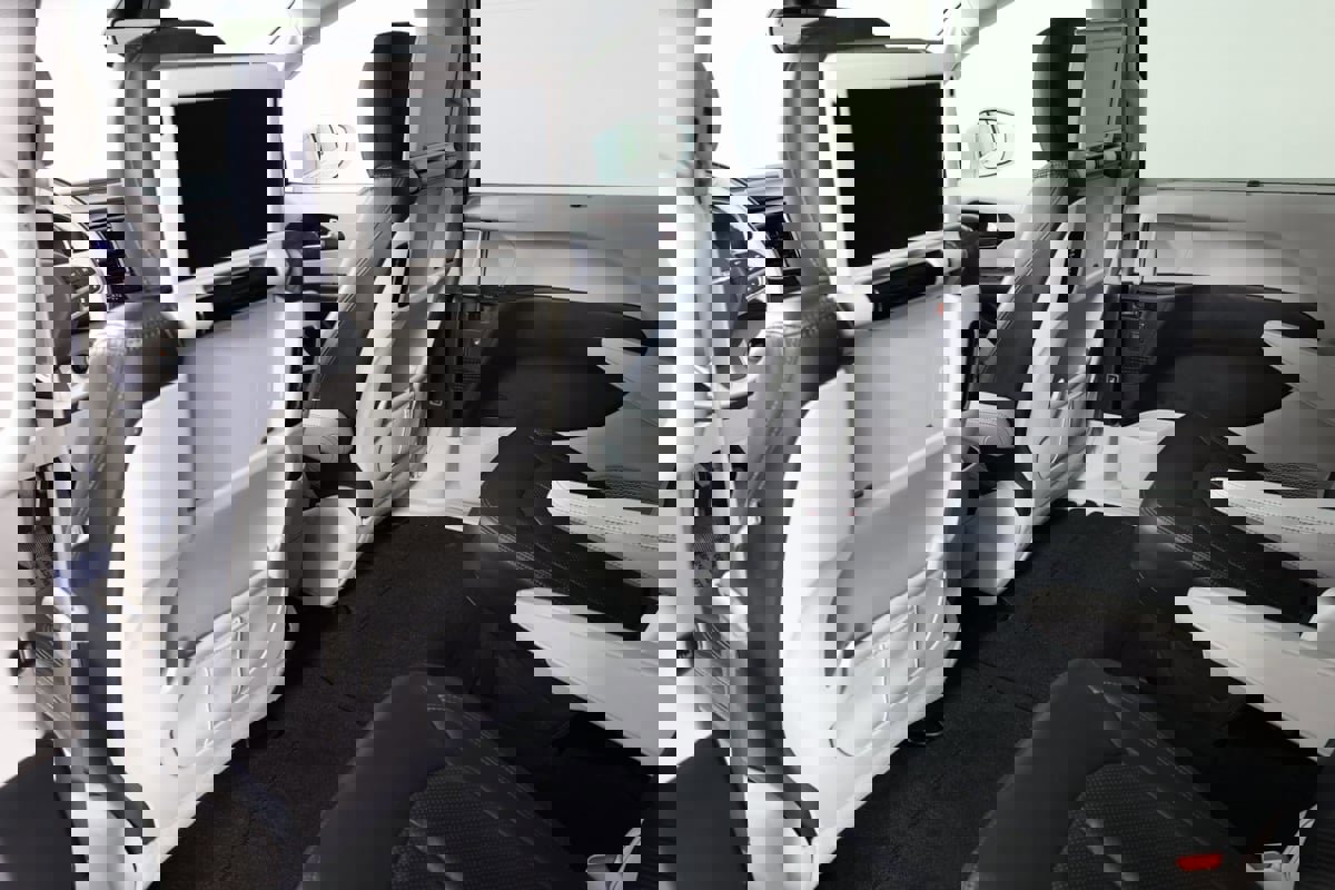 Used 2019 Chrysler Pacifica Limited w/ Tire & Wheel Group image 53