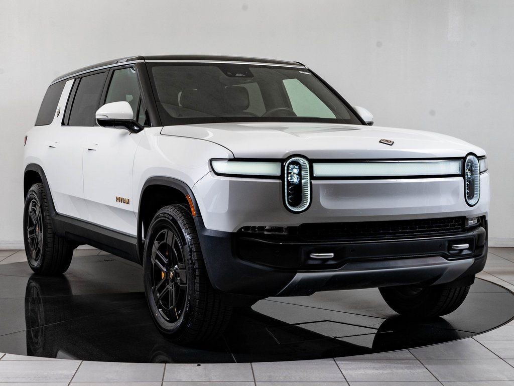 Used 2023 Rivian R1S Adventure image 12