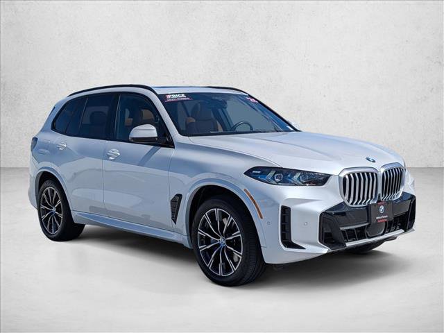 Used 2026 BMW X5 xDrive40i w/ M Sport Package AWD/4WD image 3