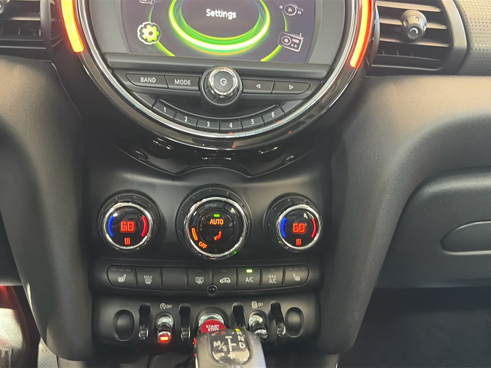 Used 2017 MINI Cooper 4-Door Hardtop FWD image 10