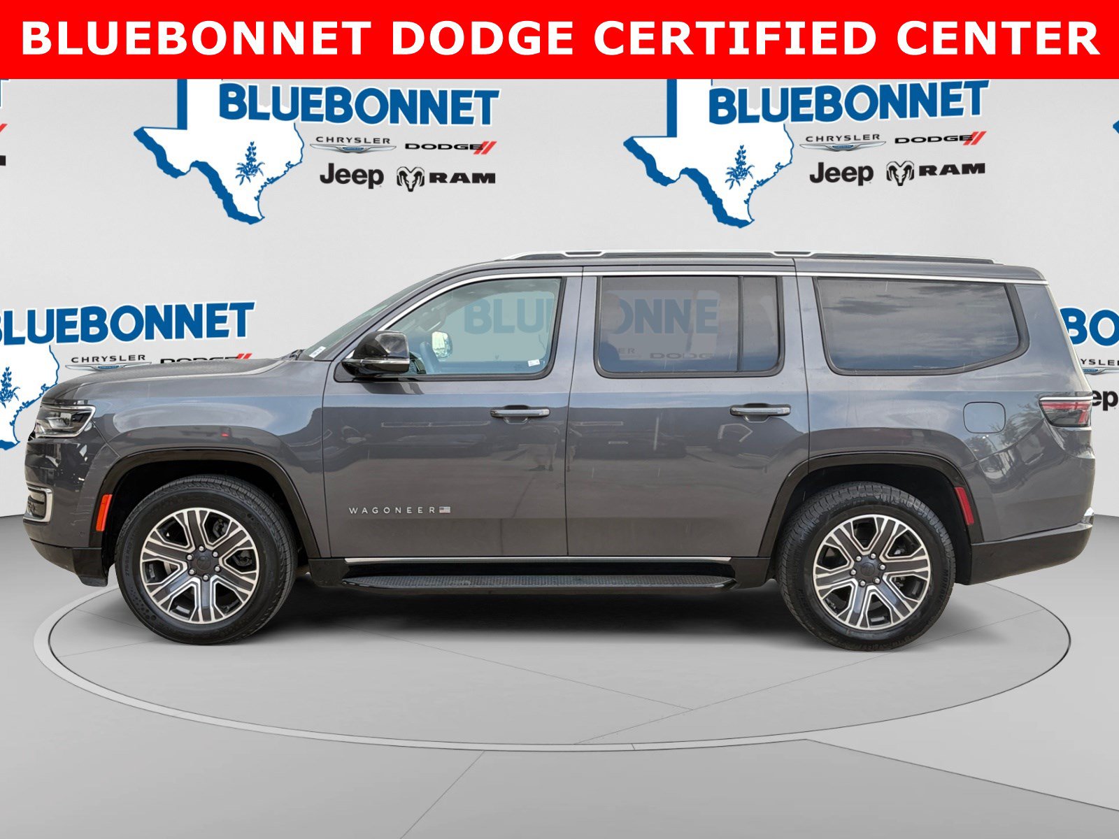 Used 2024 Jeep Wagoneer Series II w/ Flexible Seating Group RWD image 8