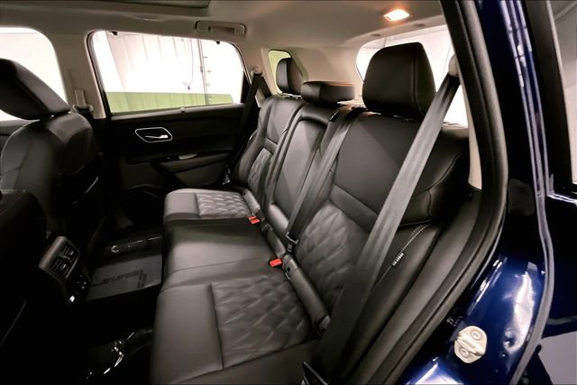 New 2025 Nissan Rogue Platinum w/ Platinum Premium Package image 11