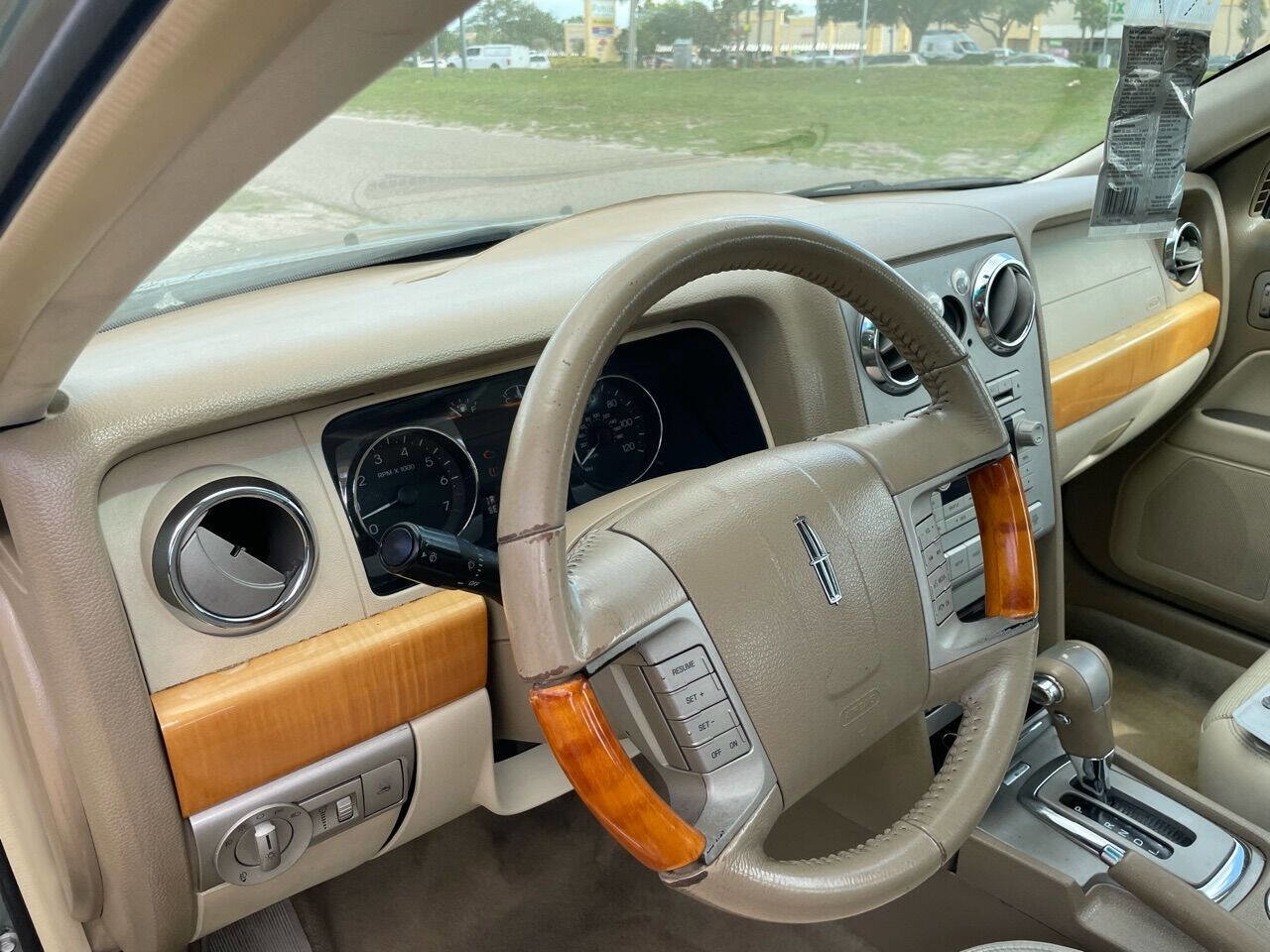 Used 2008 Lincoln MKZ image 8