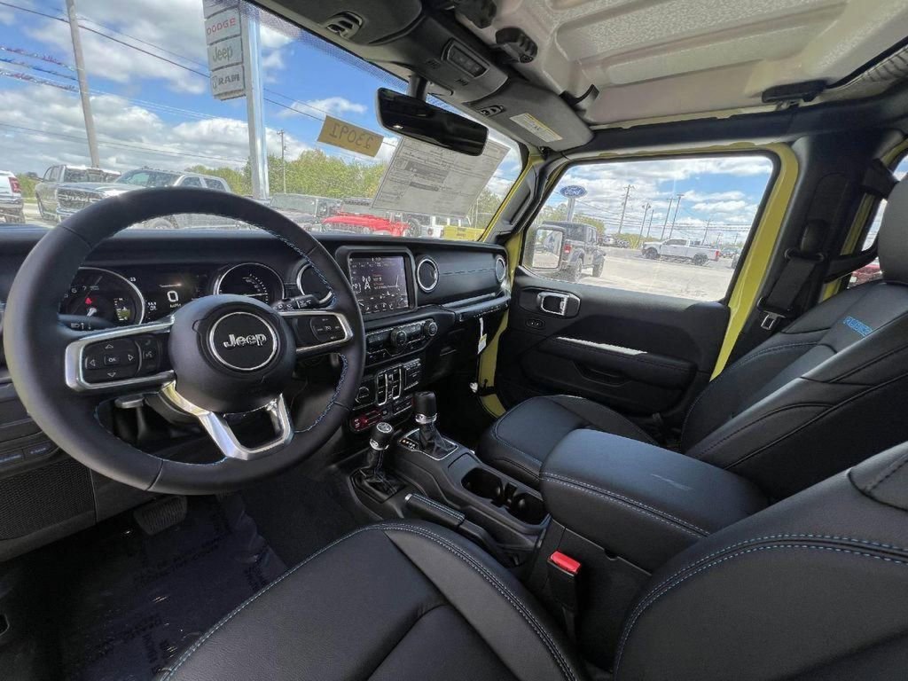 New 2023 Jeep Wrangler Unlimited Rubicon 4xe w/ Cold Weather Group AWD/4WD image 19