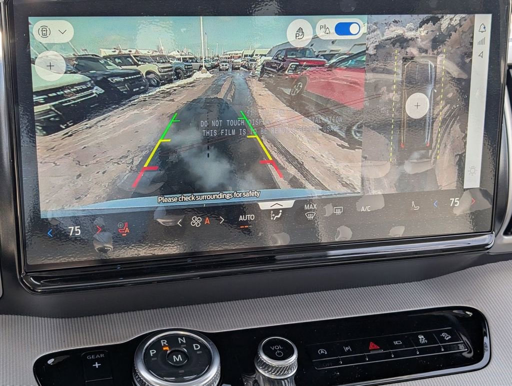 New 2025 Ford Expedition Active image 3