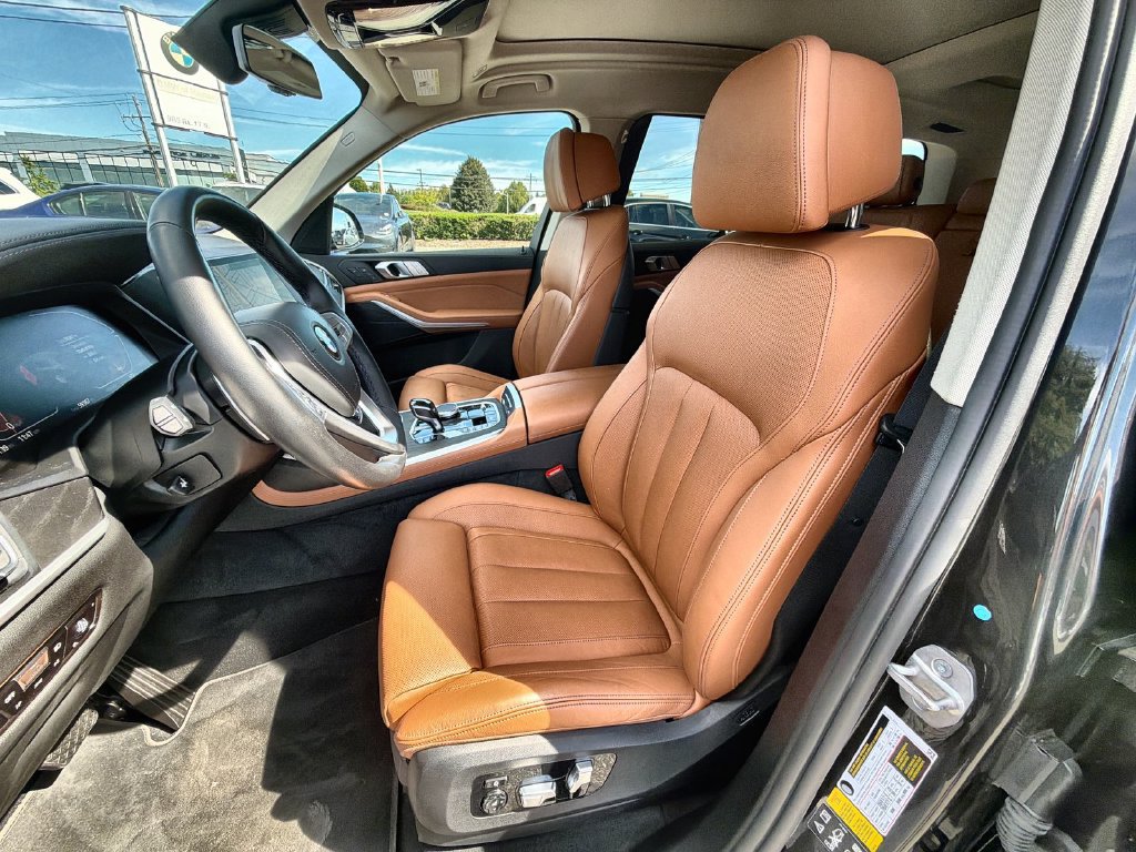 Used 2022 BMW X7 xDrive40i w/ Premium Package AWD/4WD image 19