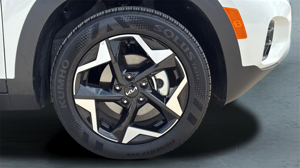 Certified 2025 Kia Seltos S image 30