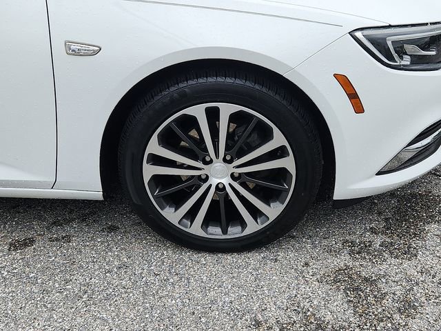 Used 2019 Buick Regal Preferred w/ Sights and Sounds Package FWD image 8