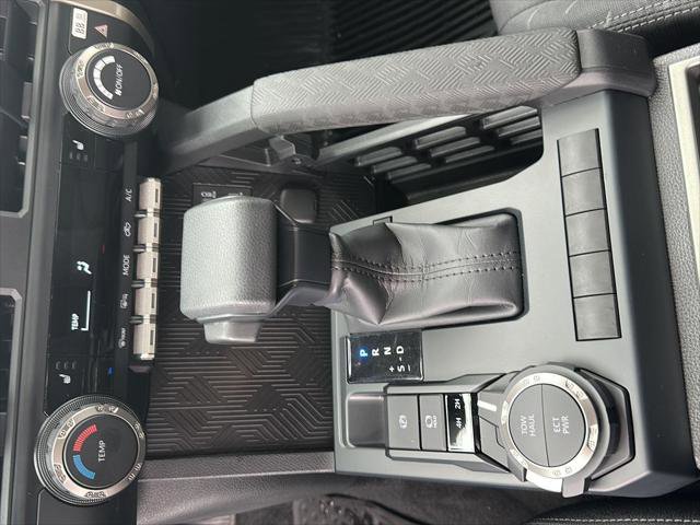 Certified 2025 Toyota Tacoma SR5 AWD/4WD image 27