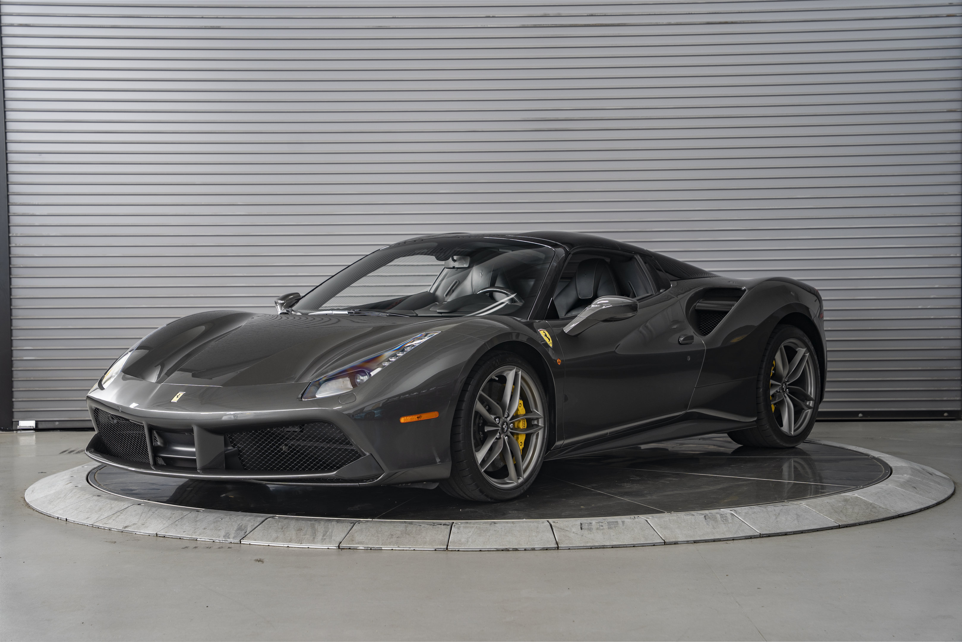 Used 2019 Ferrari 488 Spider RWD image 10