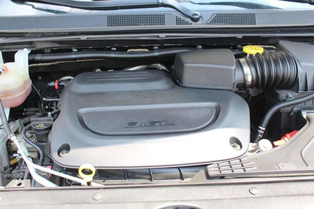 Used 2021 Chrysler Voyager Lxi image 9