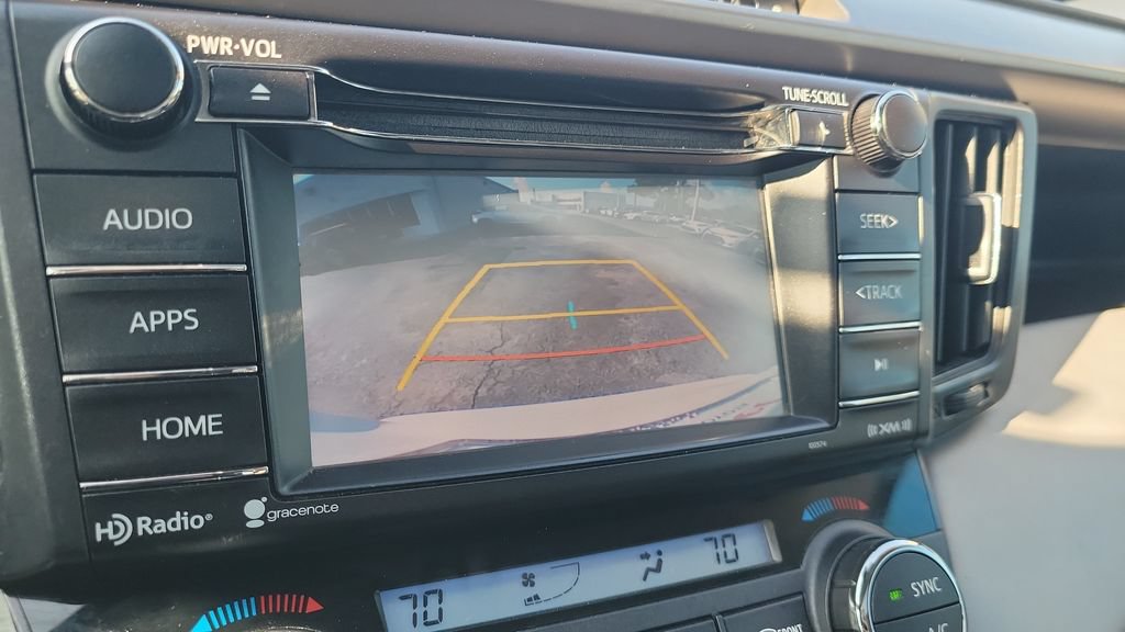 Used 2018 Toyota RAV4 XLE AWD/4WD image 18