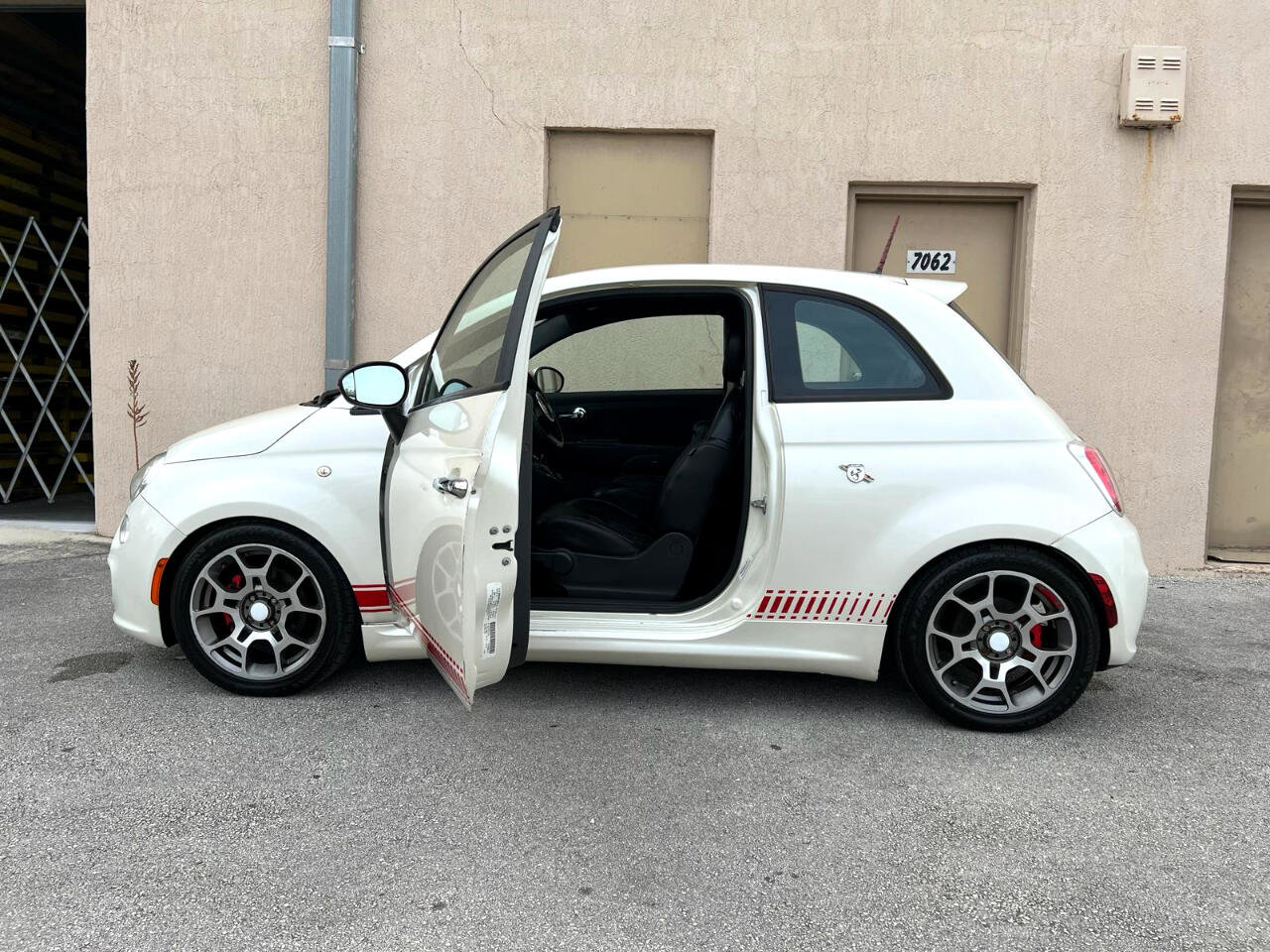 Used 2013 FIAT 500 Sport w/ Beats Audio Pkg image 15