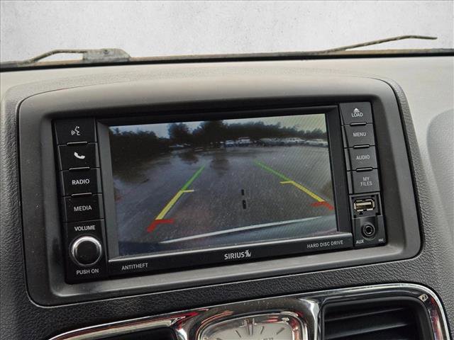 Used 2014 Chrysler Town & Country Touring FWD image 11