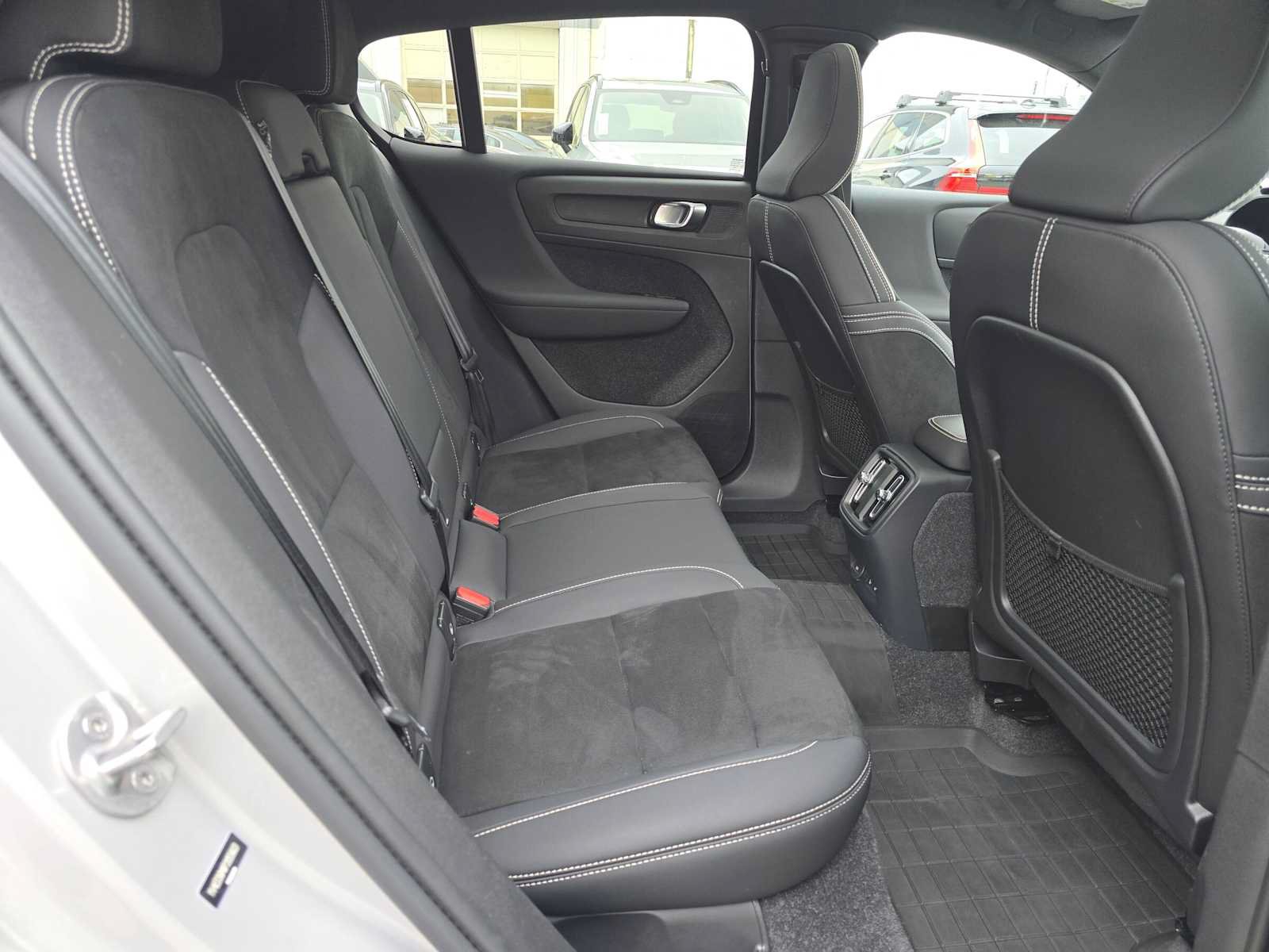 Certified 2023 Volvo C40 P8 Recharge Ultimate w/ Protection Package Premier AWD/4WD image 13