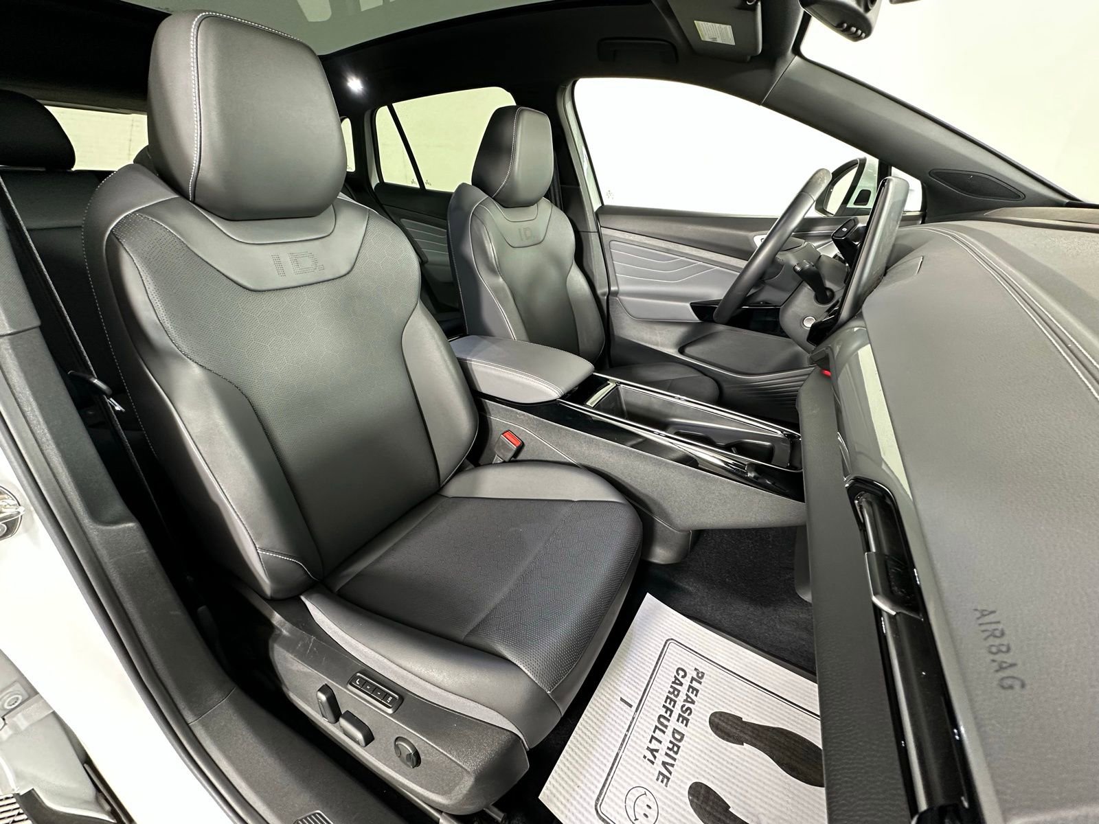 Used 2023 Volkswagen ID.4 Pro S image 6