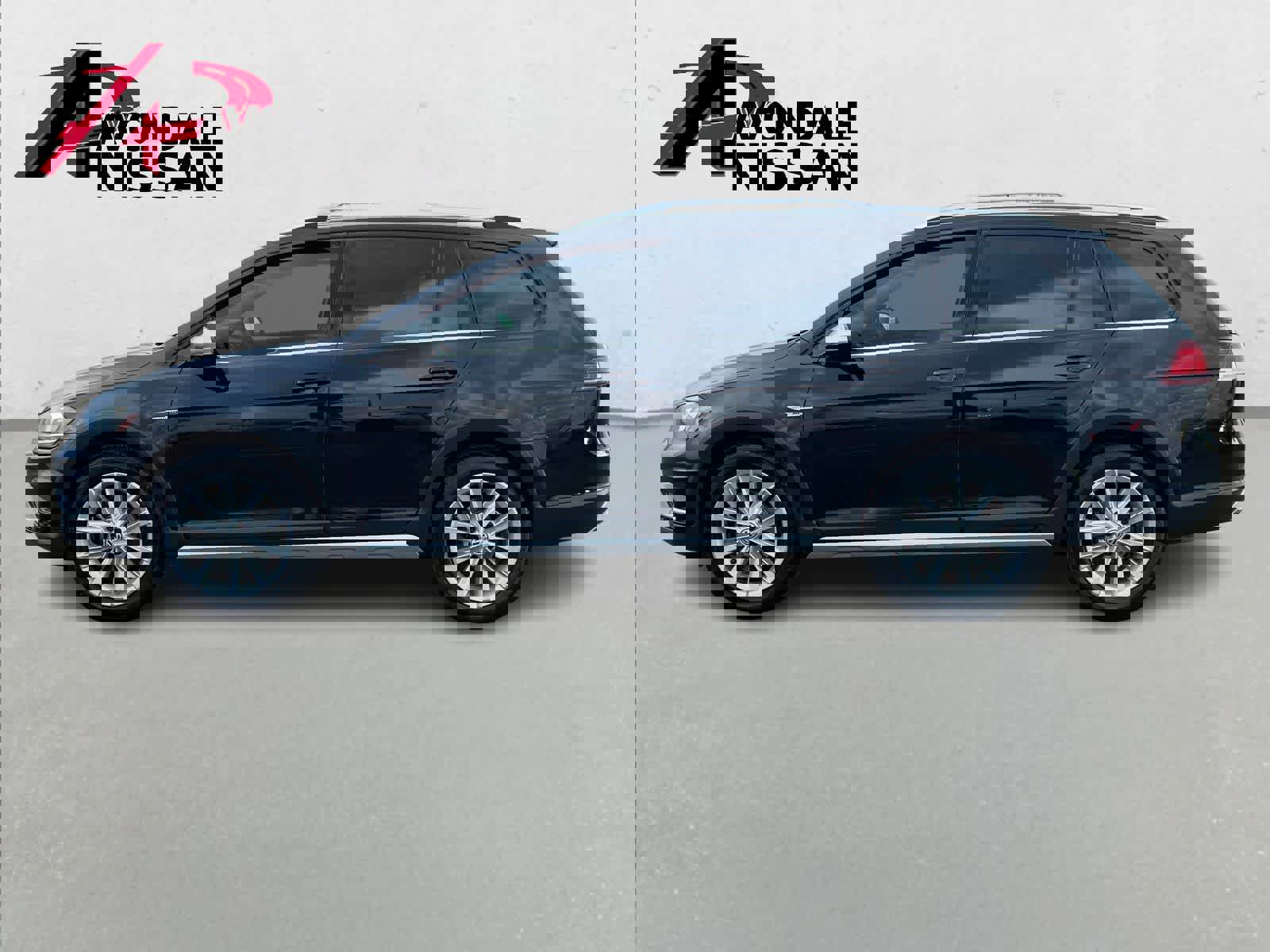 Used 2018 Volkswagen Golf Alltrack SE image 3