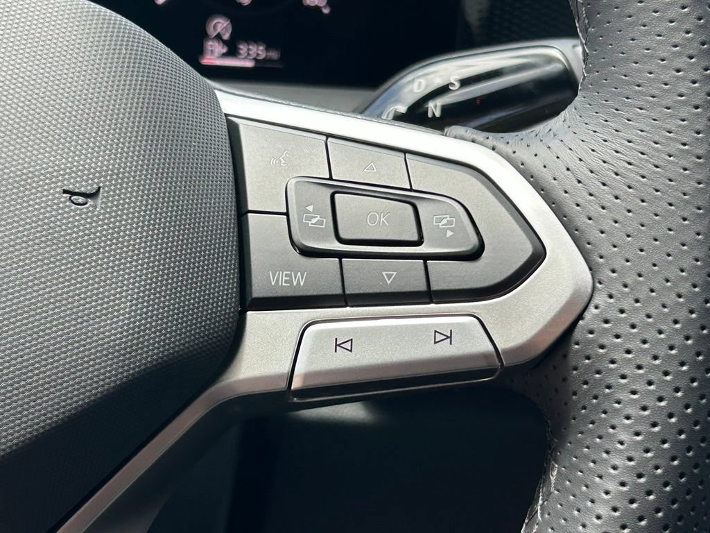 New 2026 Volkswagen Tiguan SE R-Line FWD image 22