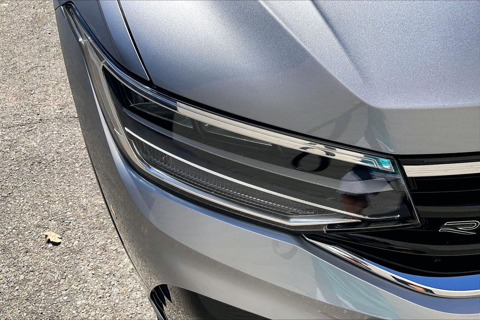 Certified 2023 Volkswagen Tiguan SE R-Line image 27
