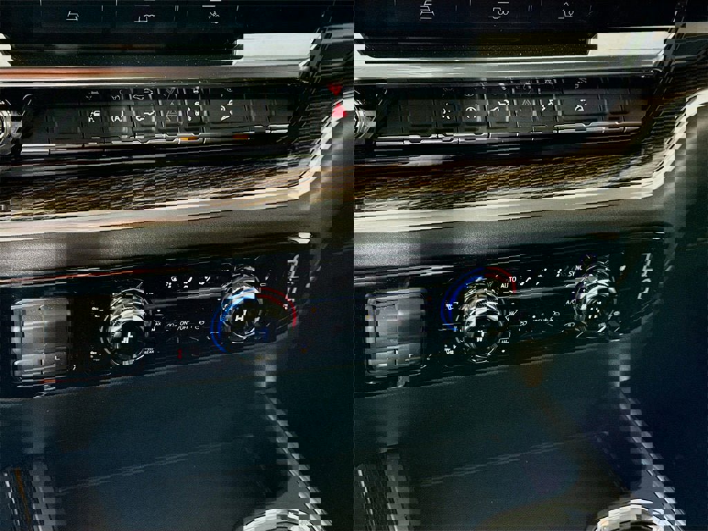 New 2026 GMC Sierra 1500 Elevation image 11